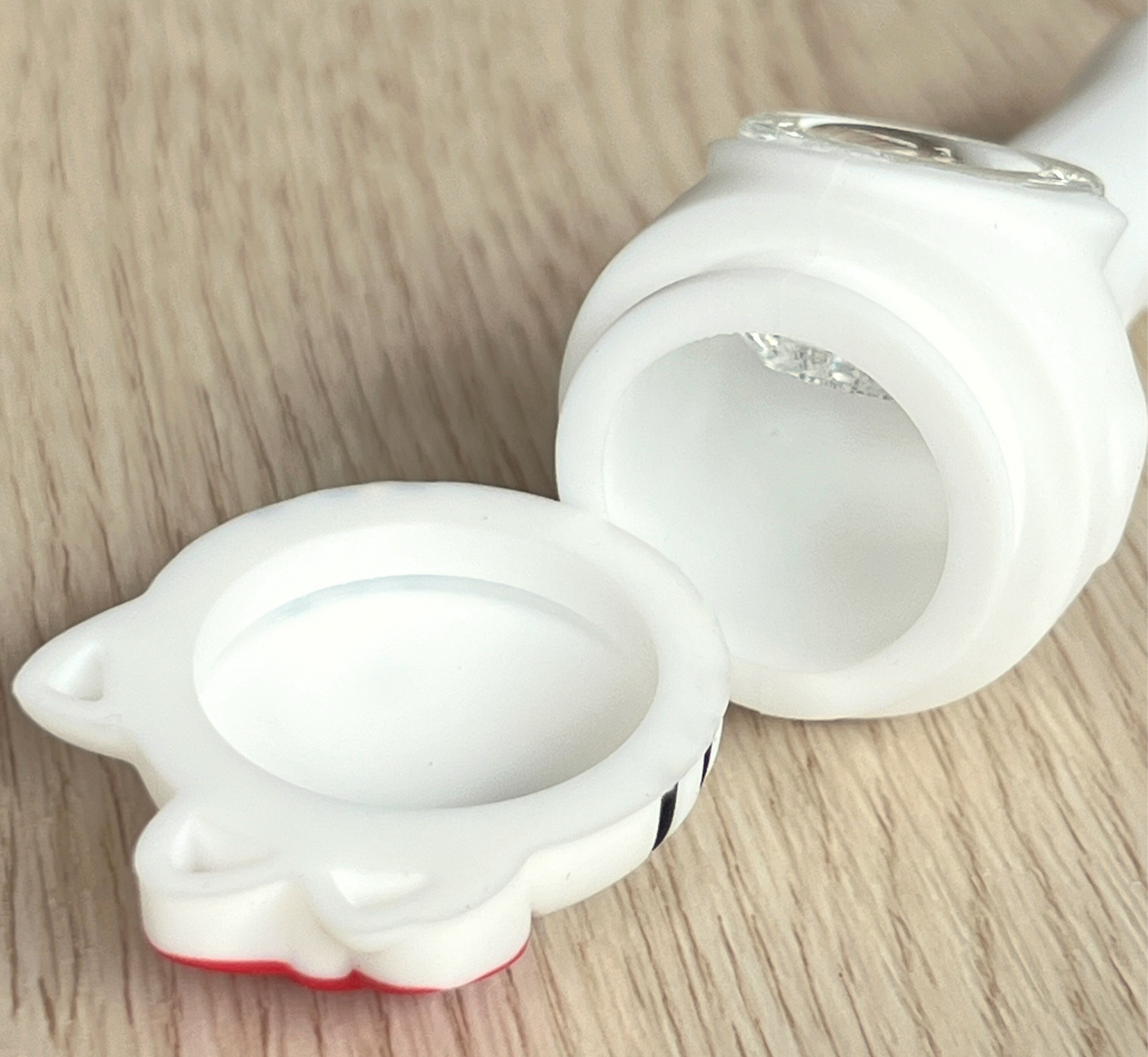 Hello Kitty Silicone Hand Pipe | In White and Black
